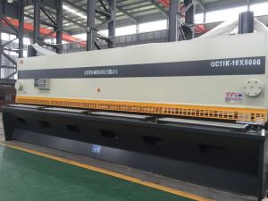 เครื่องจักรตัดโลหะแผ่นขนาดใหญ่ 6 เมตร