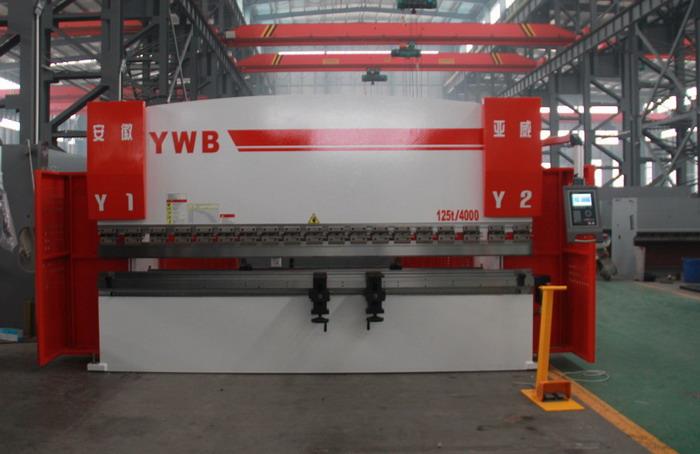 CNC ไฮดรอลิกดเบรค 125Ton3m