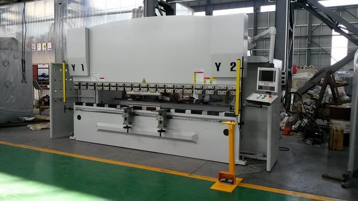 เครื่องดัดแผ่นโลหะ CNC 4M