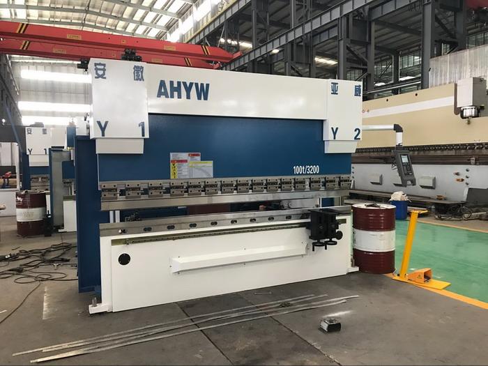 AHYW Yawei 100T 4 แกนซิงโคร Brakepress 3M