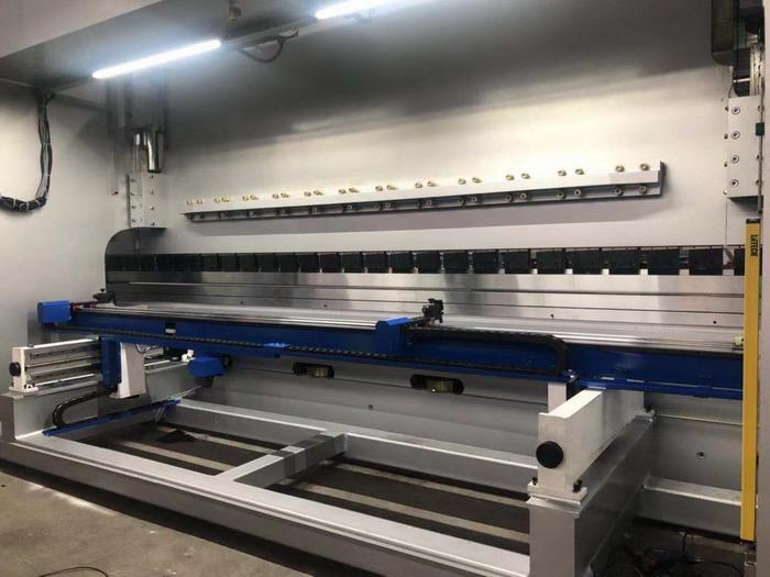 AHYW China DELEM DA66T 6m 5 axis cnc controlled press brake metal bending back gauge Yawei china factory