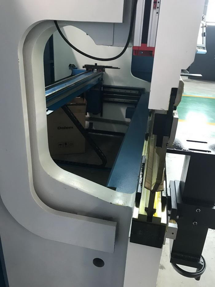 Yawei China made PBC PBH 220T3100mm CNC Press brakes tooling manufactures suppliers