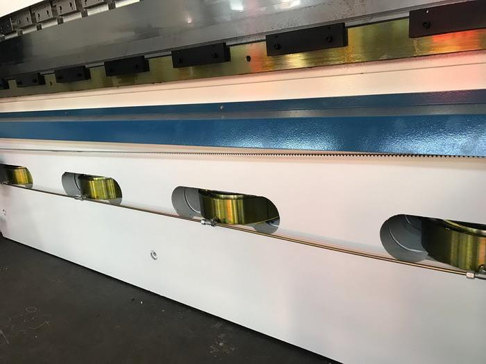 AHYW Yawei cnc controlled hydraulic crowning  table china made 125T4m metal bending machines delem da58t 2d graphical